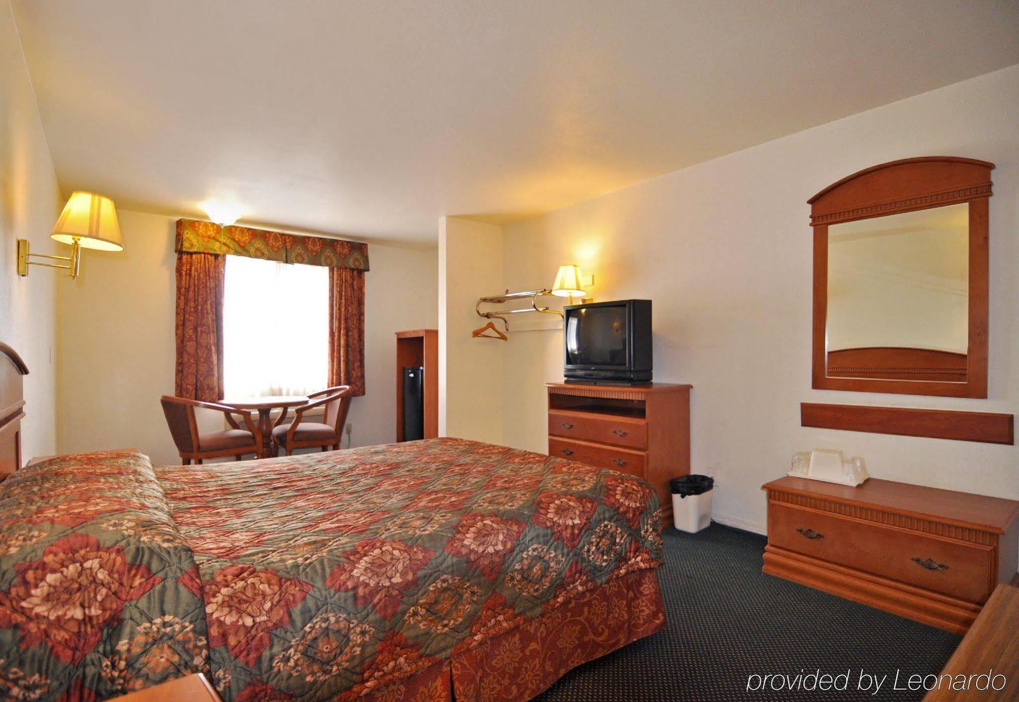 Orange Tustin Inn In Orange Kamer foto